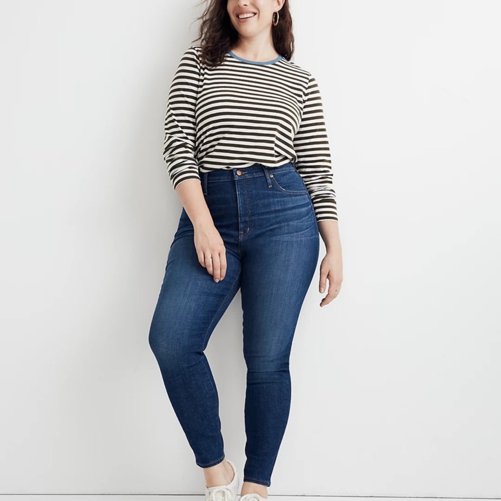 Curvy Skinny Jeans in Moreaux Wash